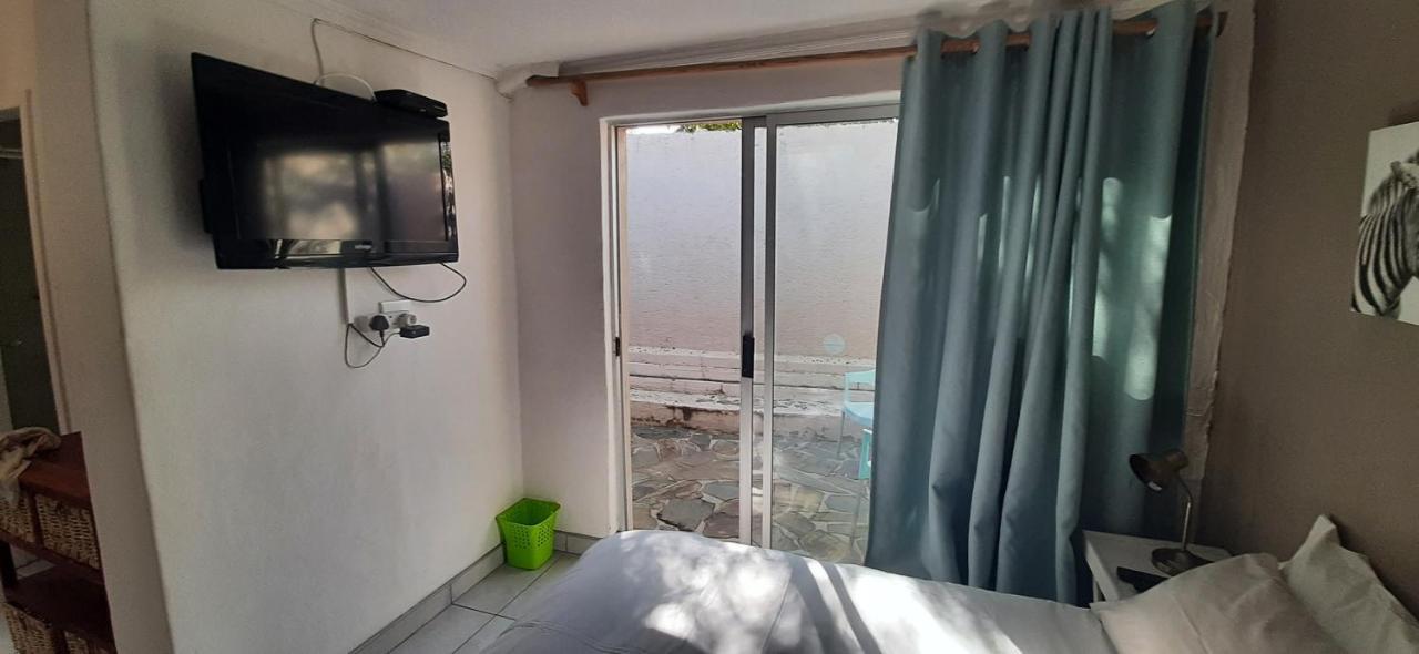 Self-Catering Studio, Unit 3 On Krupp Windhoek Exteriör bild