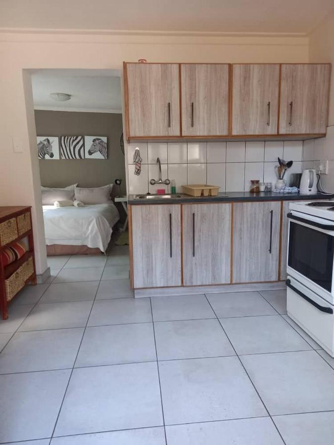 Self-Catering Studio, Unit 3 On Krupp Windhoek Exteriör bild