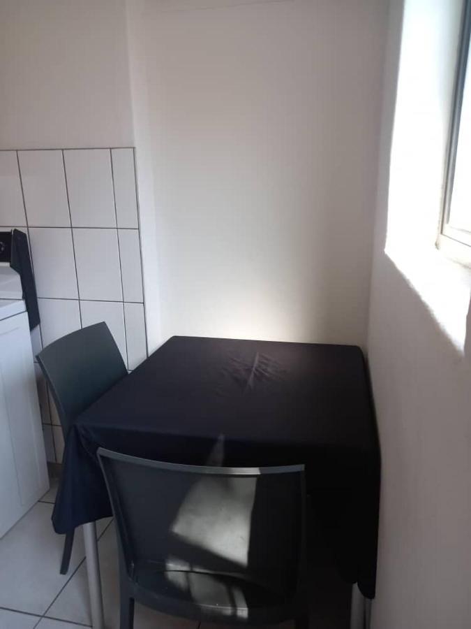 Self-Catering Studio, Unit 3 On Krupp Windhoek Exteriör bild
